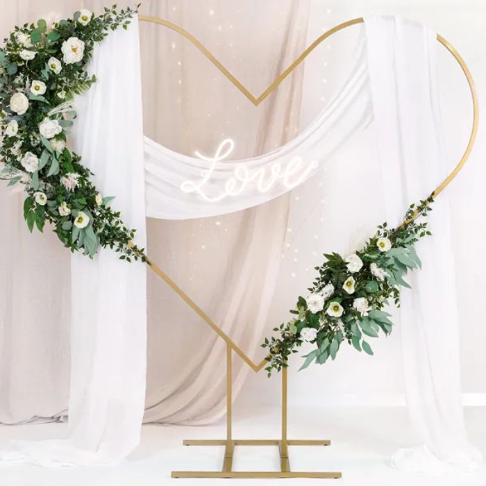 Hyra hjärtformad backdrop guld stativ 2 meter
