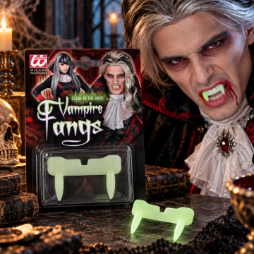 Självlysande vampyrbett med huggtänder