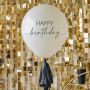 Happy Birthday-ballong i vitt inkl. ballongsvans med svarta fransar. 