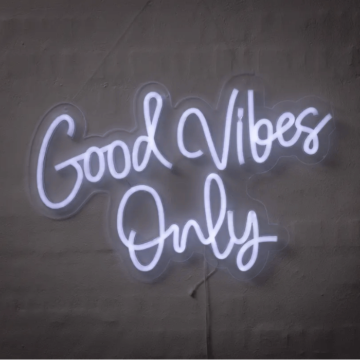 Good vibes only neonskylt - 40x61 cm