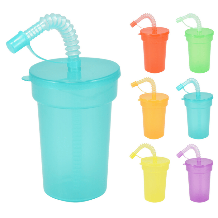 Flerfärgade plastkoppar m. lock och sugrör 6x - 380 ml