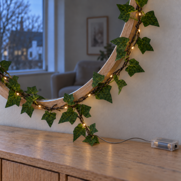 Efeugirlang med 30 LED-lampor 290 cm