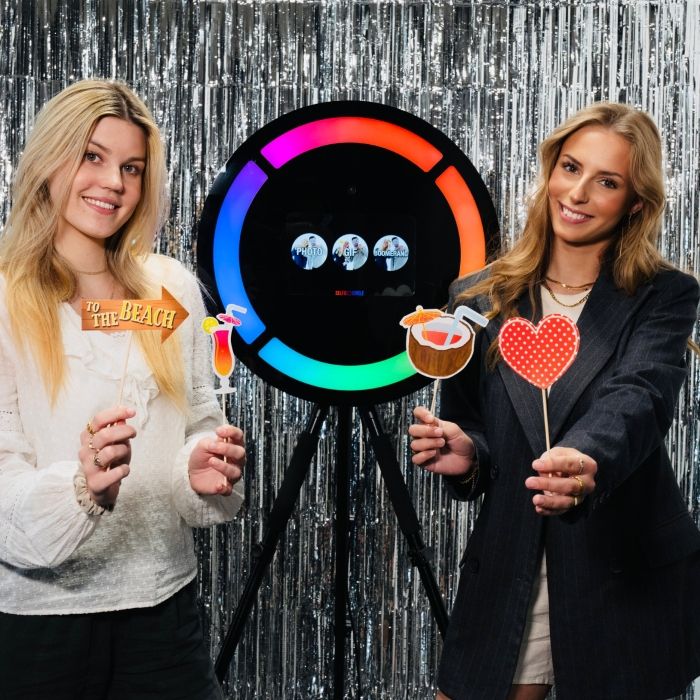 Uthyrning av Selfiebox 1-3 dagar 8K inkl SMS:er och 20 rekvisita