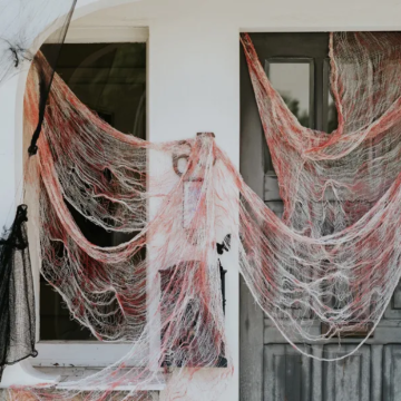 Vitt nät spindelnätsdekoration med blodspår - 0,7x9,8 meter