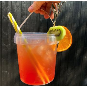 Plastspand för drycker med handtag 1,1 L